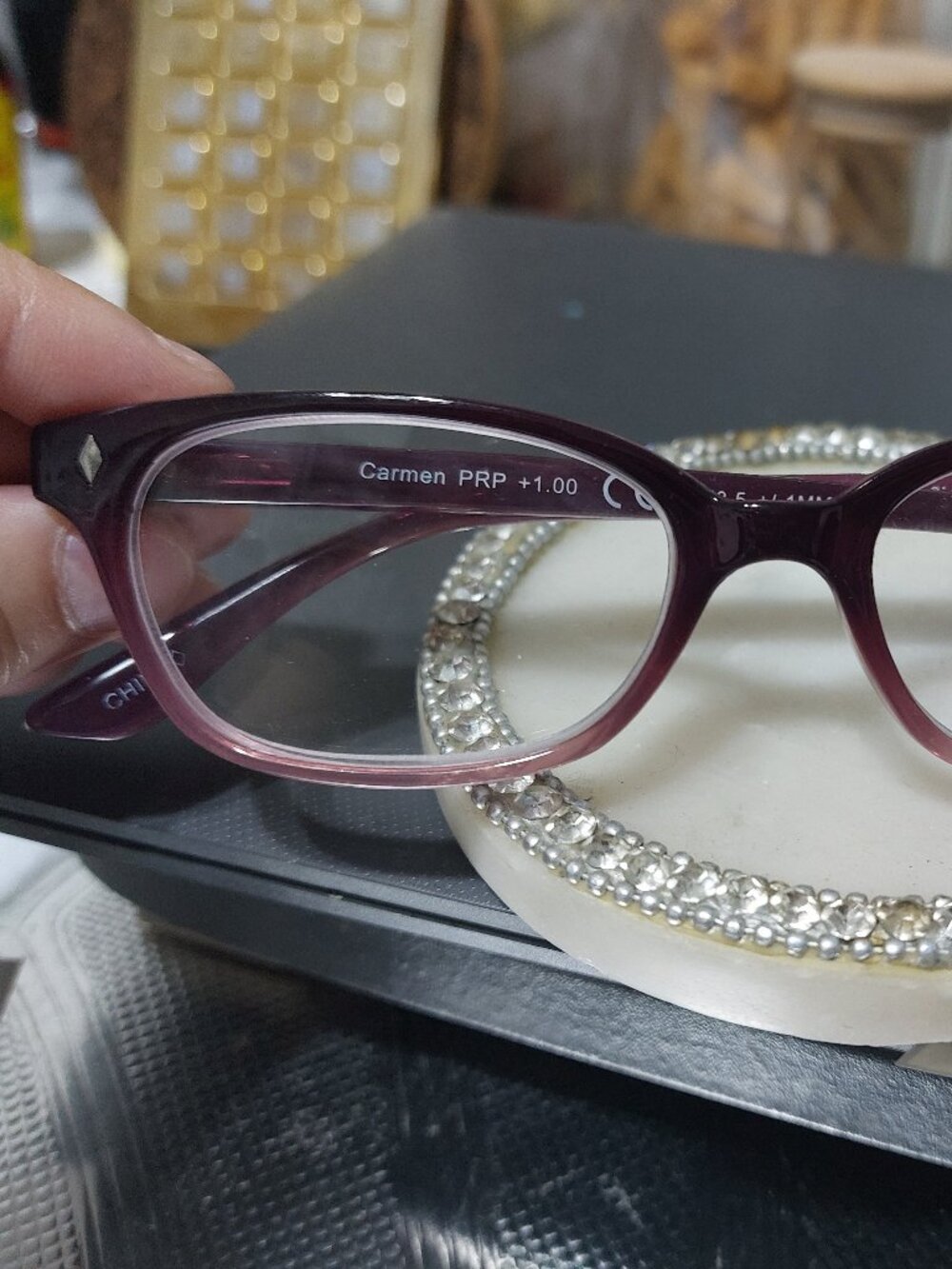 Sight Station Readers Reading Glasses 1.00 Power Matching Slip Thru Case LO0715